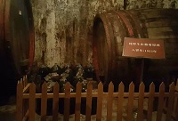 ���޵�һ�ƽ�֮�L��ɽ���¾ƽ�